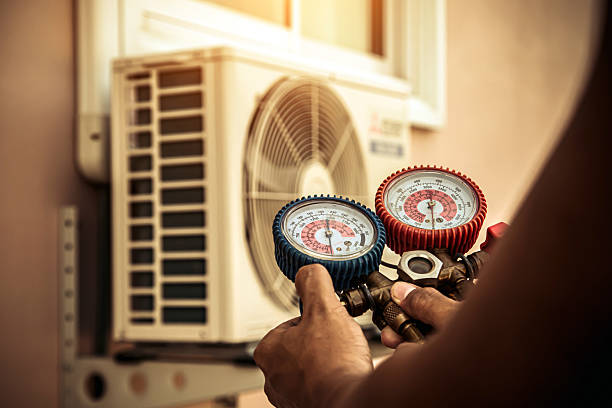 Professional Hvac technician working in Bellbrook, OH